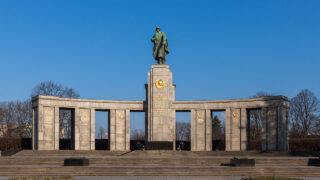 Sowjetisches Ehrenmal im Berliner Tiergarten – Gedenkstätte des Zweiten Weltkriegs, Station unserer „Drittes Reich Tour Berlin“